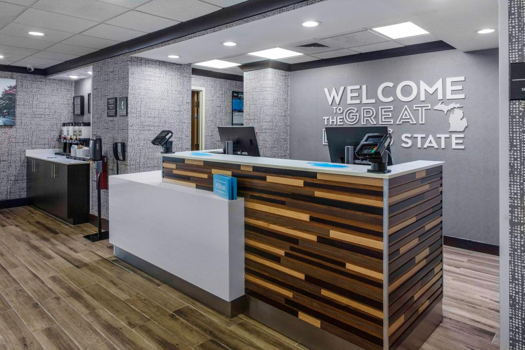Hampton Inn Detroit Northville Extérieur photo