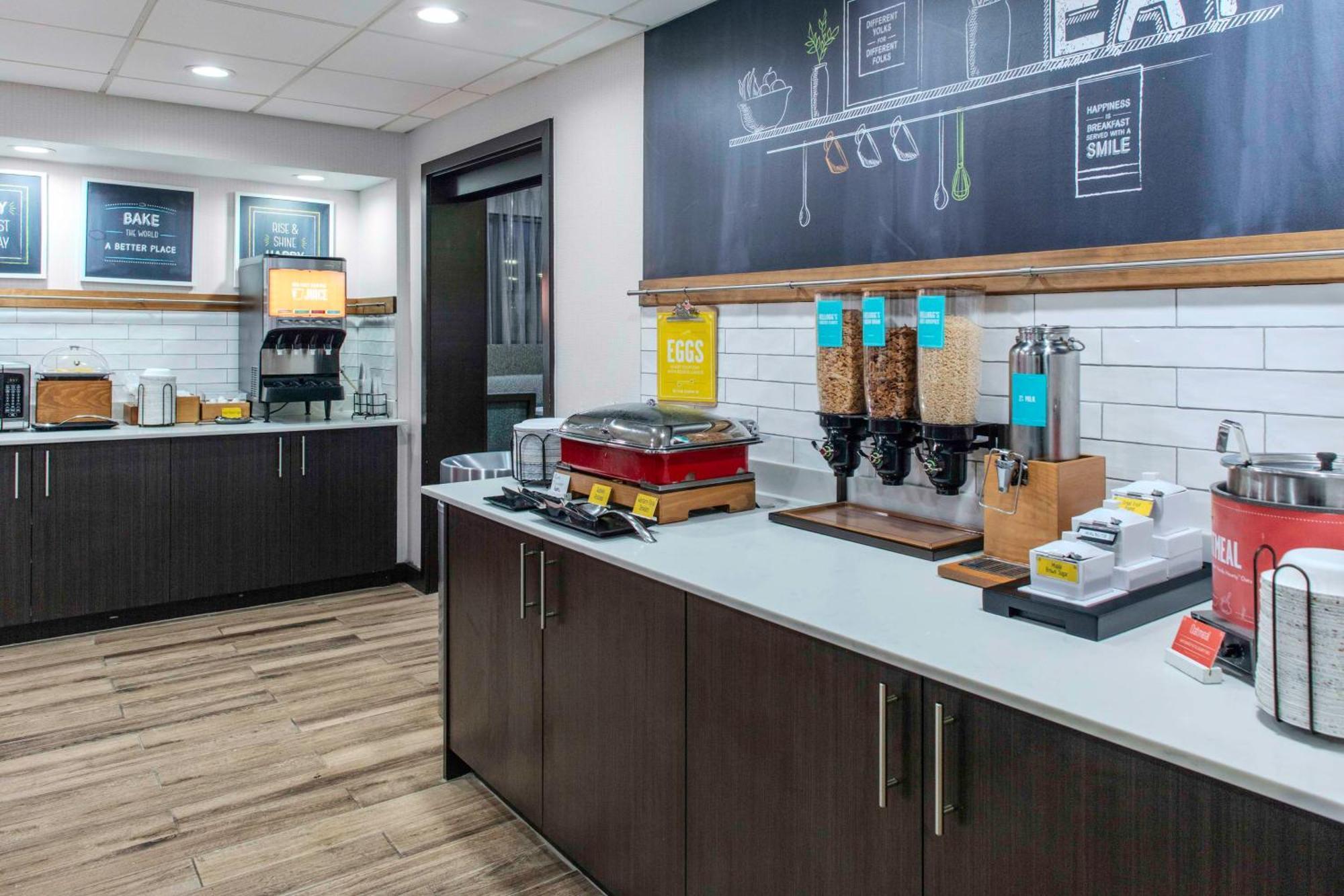 Hampton Inn Detroit Northville Extérieur photo