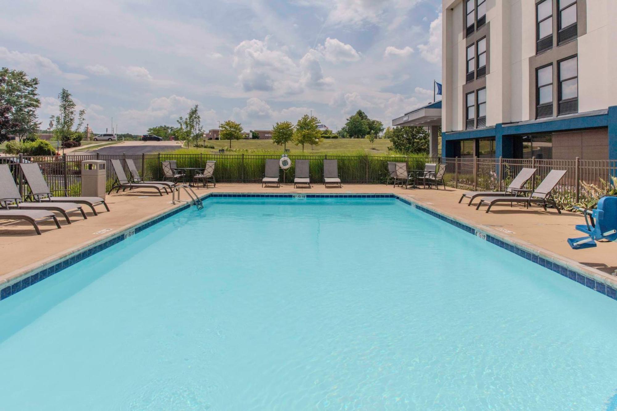 Hampton Inn Detroit Northville Extérieur photo