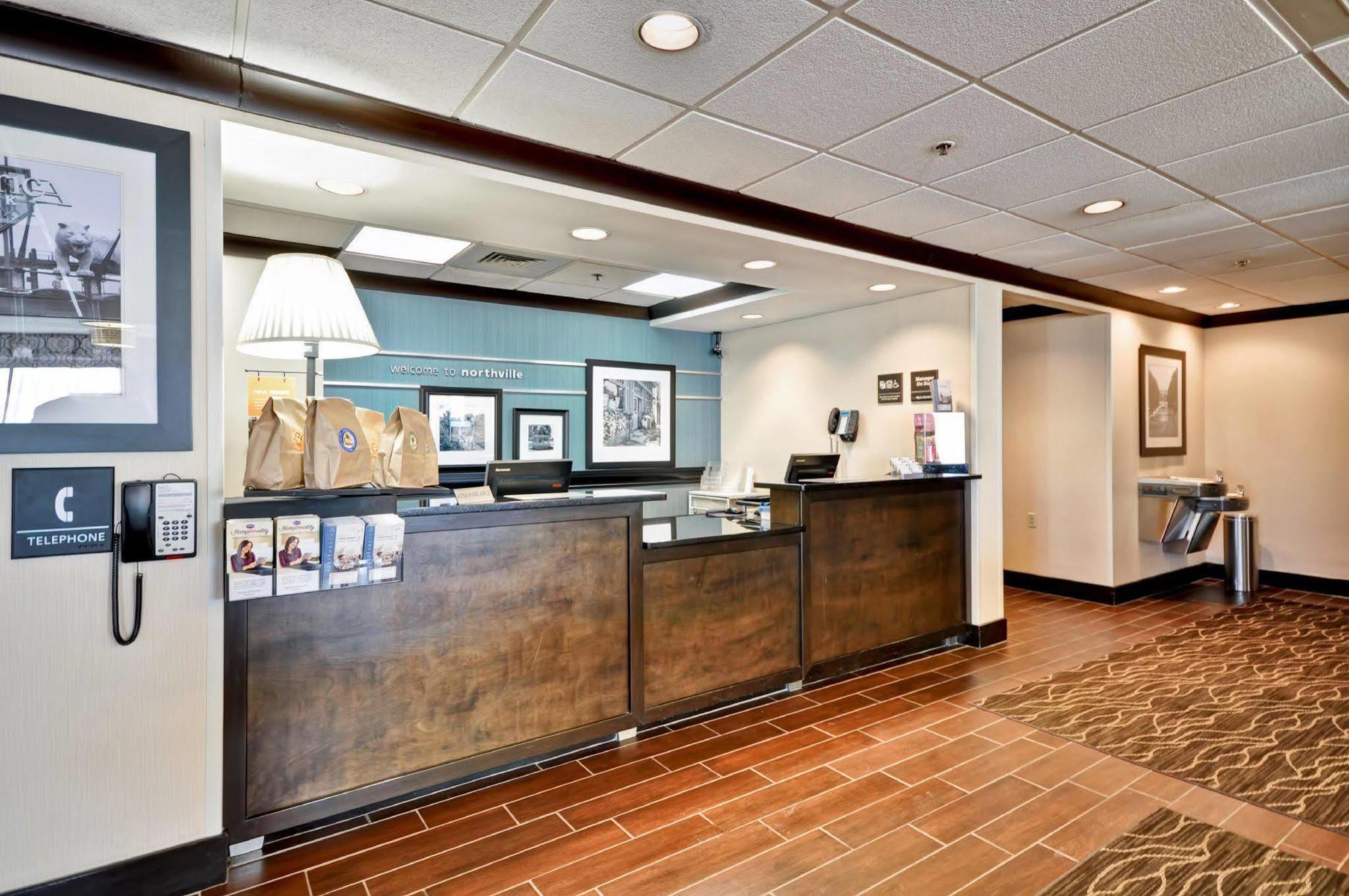 Hampton Inn Detroit Northville Extérieur photo